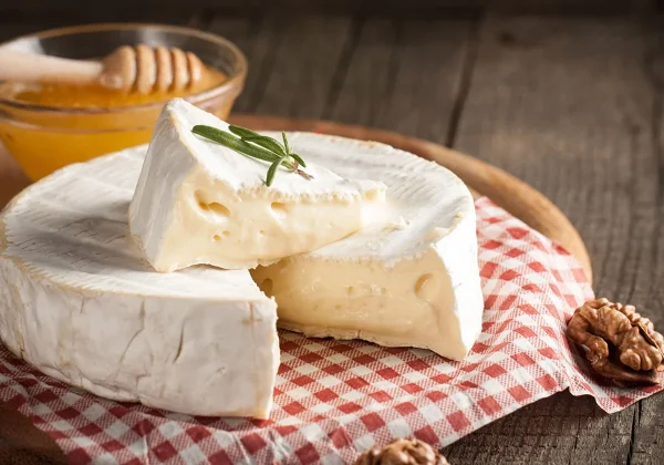 brie-cheese-R7OwrZaSYtc4LgVDsFRrVTP-1200x840@DiarioVasco Producto 8
